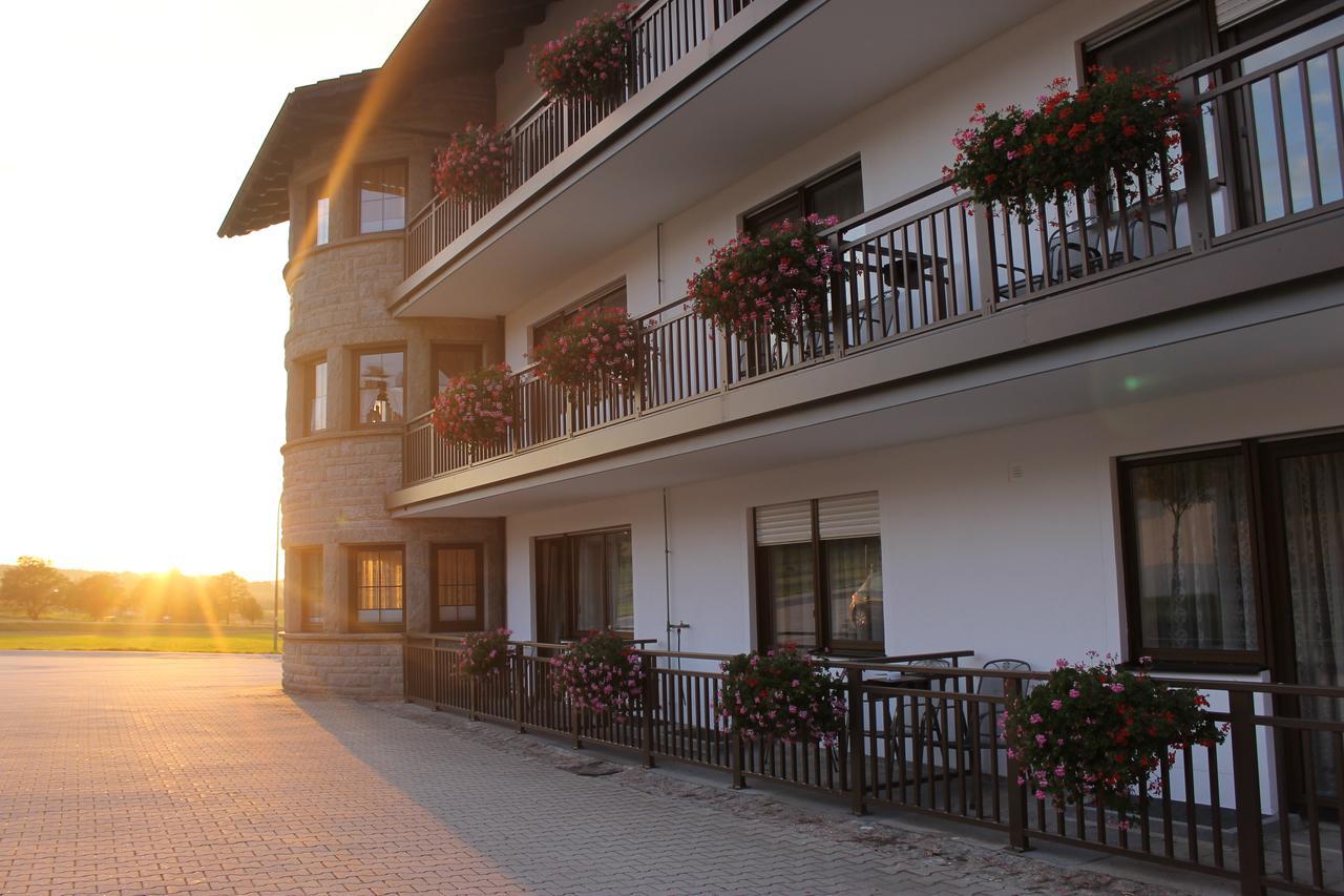 Landhotel Kastanienhof Georgenberg Exterior photo